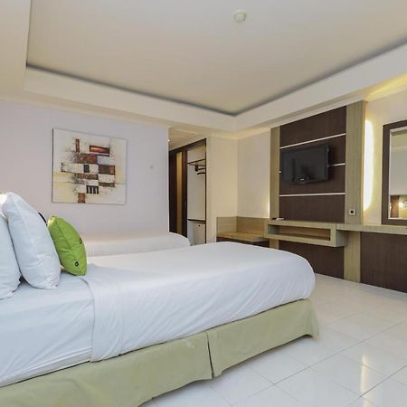 Urbanview Hotel Taman Suci Denpasar  Exterior photo