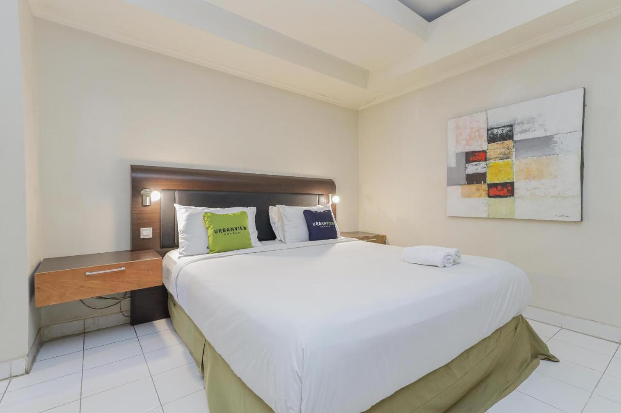 Urbanview Hotel Taman Suci Denpasar  Exterior photo