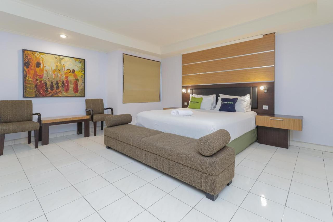 Urbanview Hotel Taman Suci Denpasar  Exterior photo