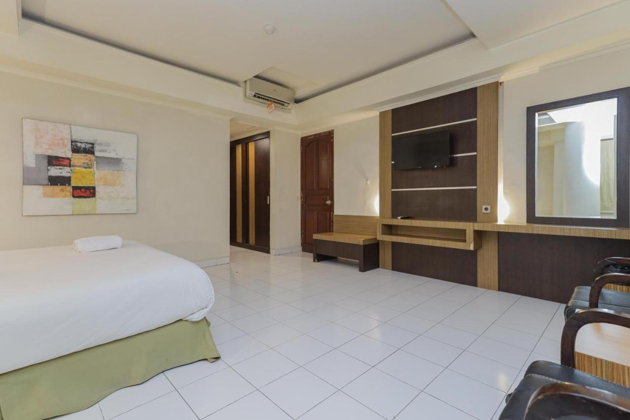 Urbanview Hotel Taman Suci Denpasar  Exterior photo