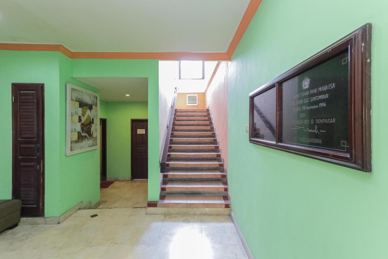 Urbanview Hotel Taman Suci Denpasar  Exterior photo