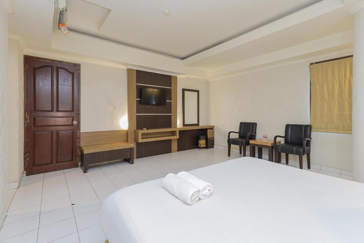 Urbanview Hotel Taman Suci Denpasar  Exterior photo